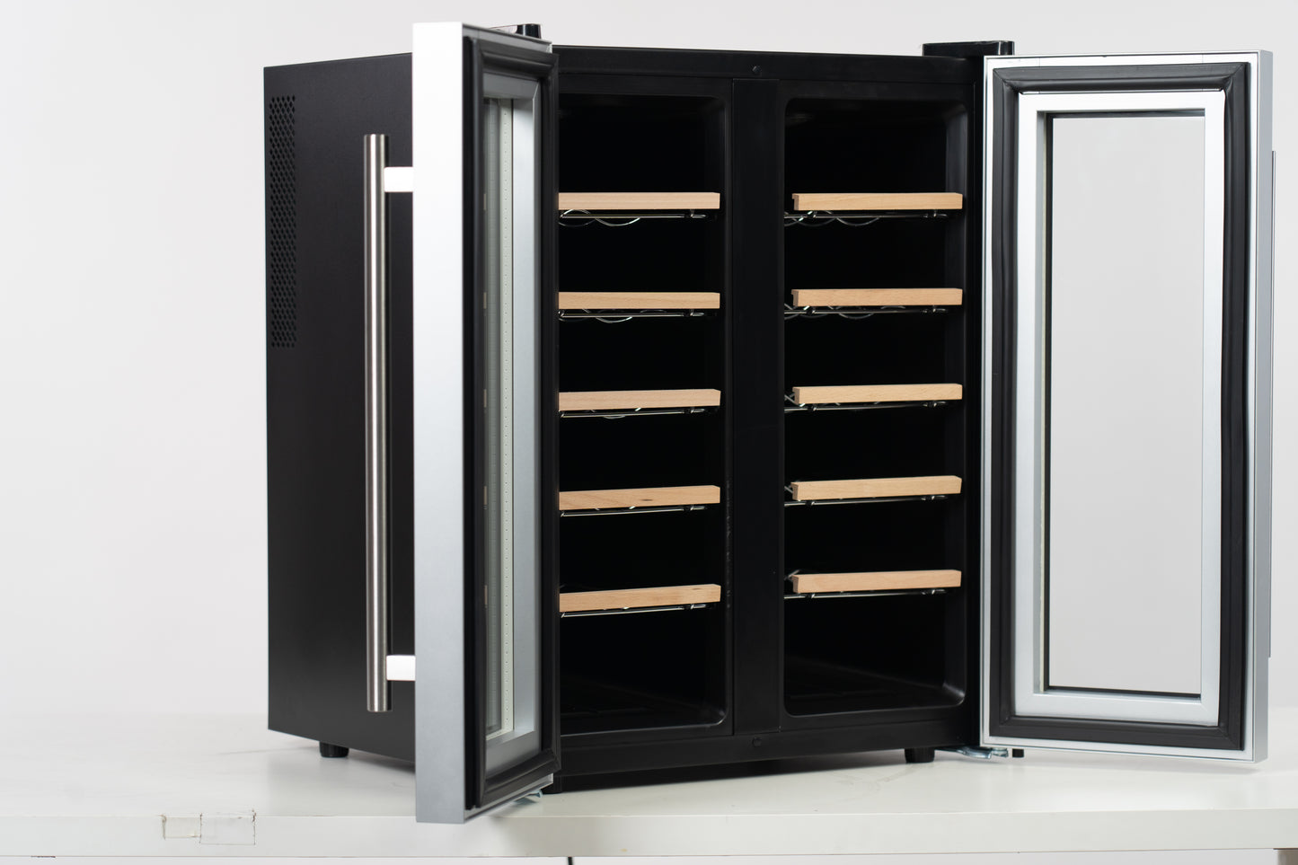 LeCavist 24 Bottle Dual Zone Wine Fridge in Black LCCV24B2Z