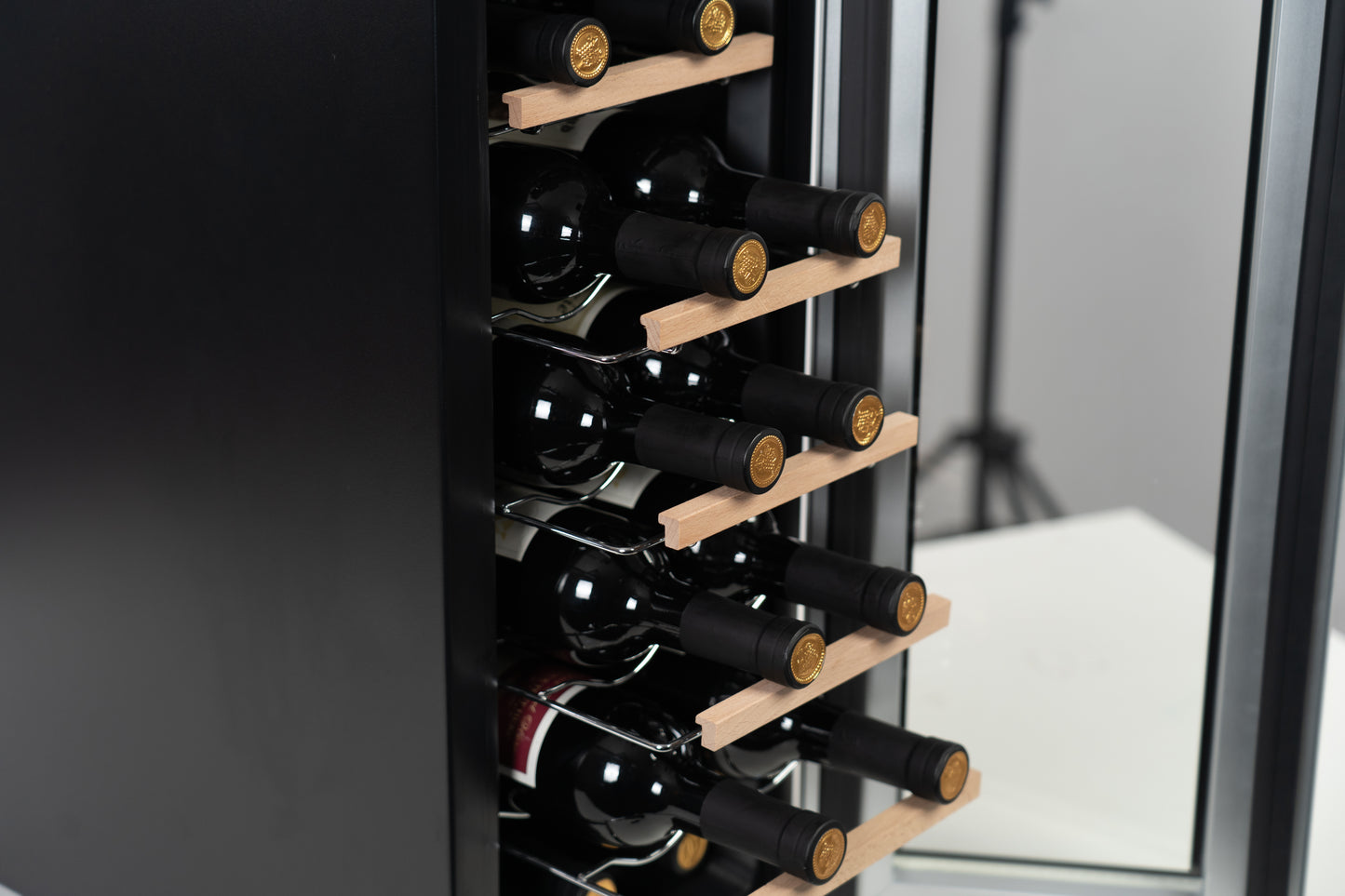 LeCavist 12 Bottle Single Zone Wine Fridge in Black LCCV12B